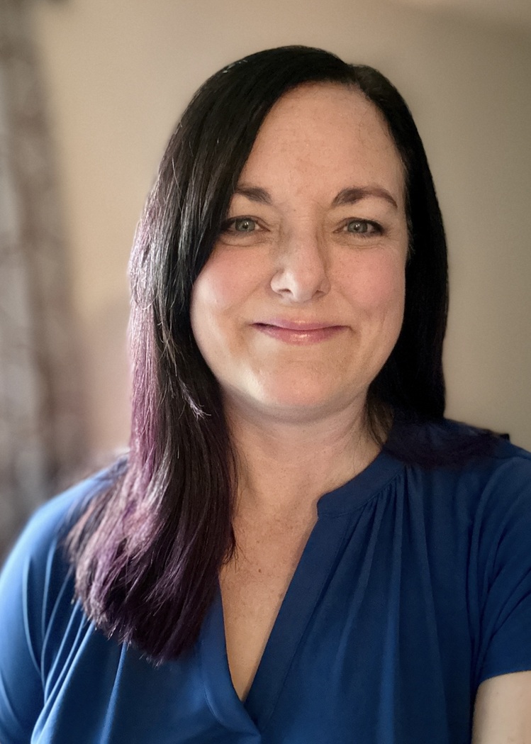 Amy Perry headshot
