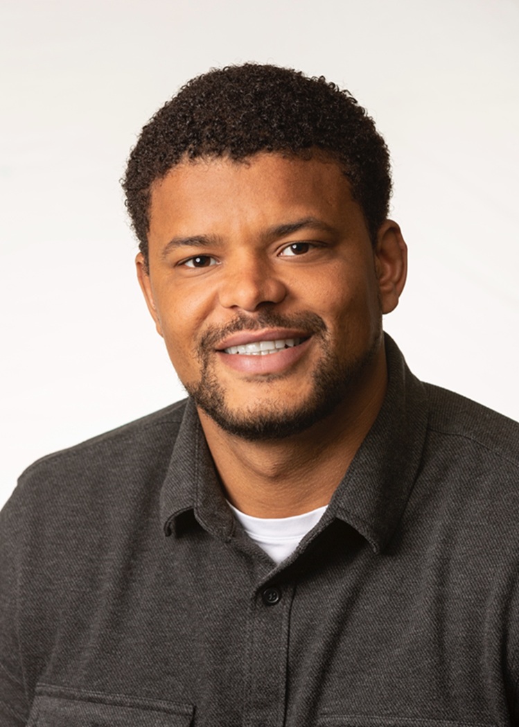 Jorge Correia headshot